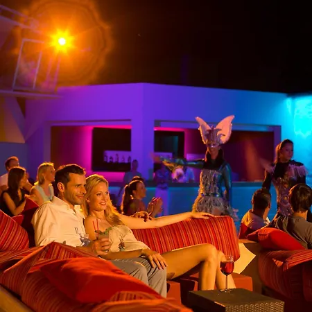 Robinson Camyuva - Adults Only 5*