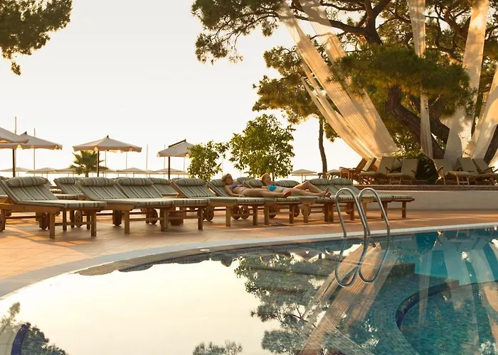 Robinson Camyuva - Adults Only 5*