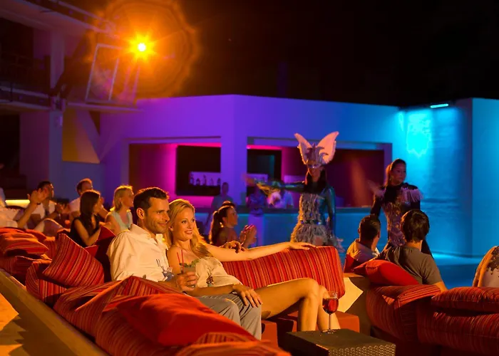 Robinson Camyuva - Adults Only 5*