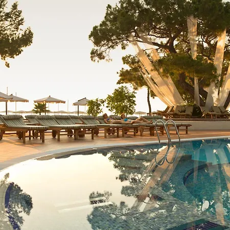 Robinson Camyuva - Adults Only 5*