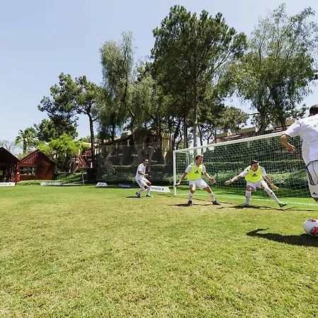 Robinson Camyuva - Adults Only