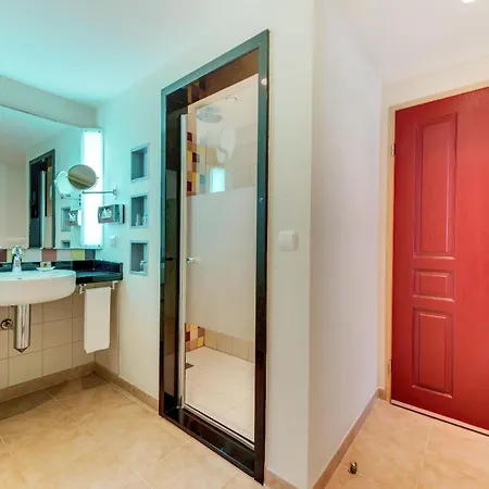 Robinson Camyuva - Adults Only 5*